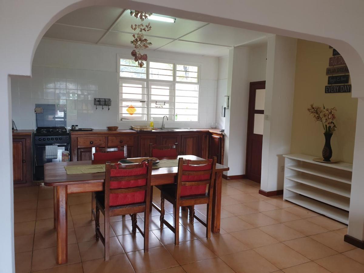 La Maison Hibiscus Self Catering Apartament *