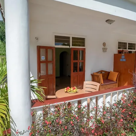 La Maison Hibiscus Self Catering Accommodation Beau Vallon  Exterior photo