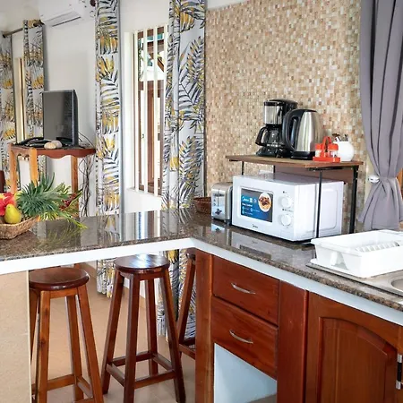 La Maison Hibiscus Self Catering Accommodation Beau Vallon  Exterior photo