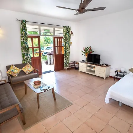La Maison Hibiscus Self Catering Accommodation Beau Vallon  Exterior photo