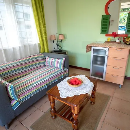 La Maison Hibiscus Self Catering Accommodation Beau Vallon  Exterior photo