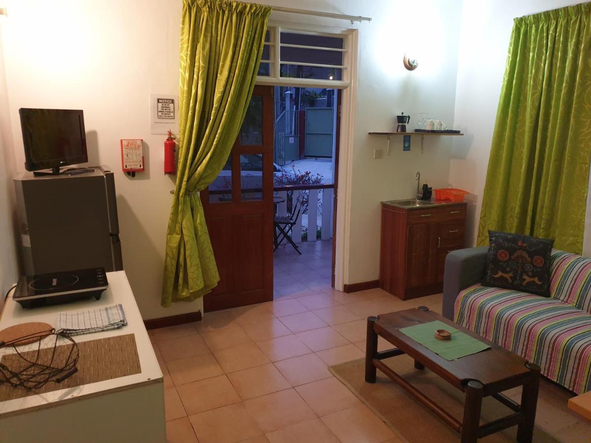 La Maison Hibiscus Self Catering Apartment Beau Vallon (Mahe)